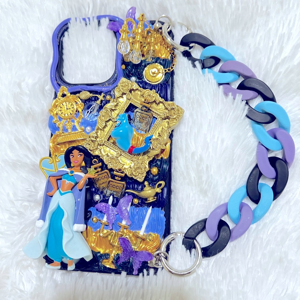 Disney Aladdin cream case iPhone 12 Pro Max